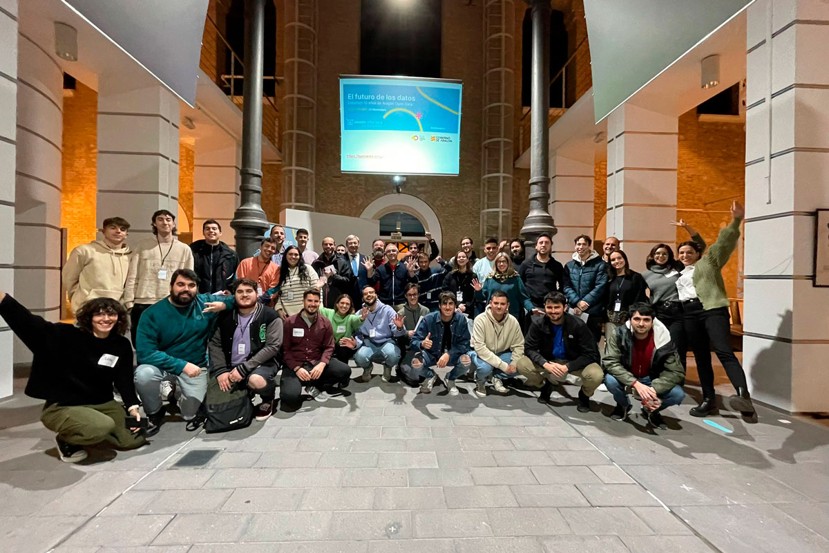 Imagen de los participantes en el datatón